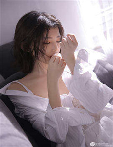 《翡翠赌石视频》