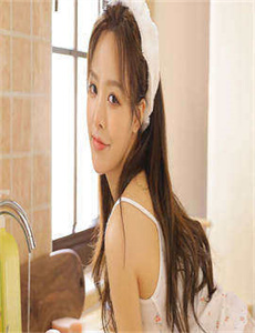 《红旗飘扬》