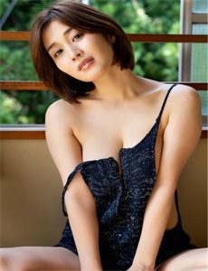 《余文乐回应服装印花争议》